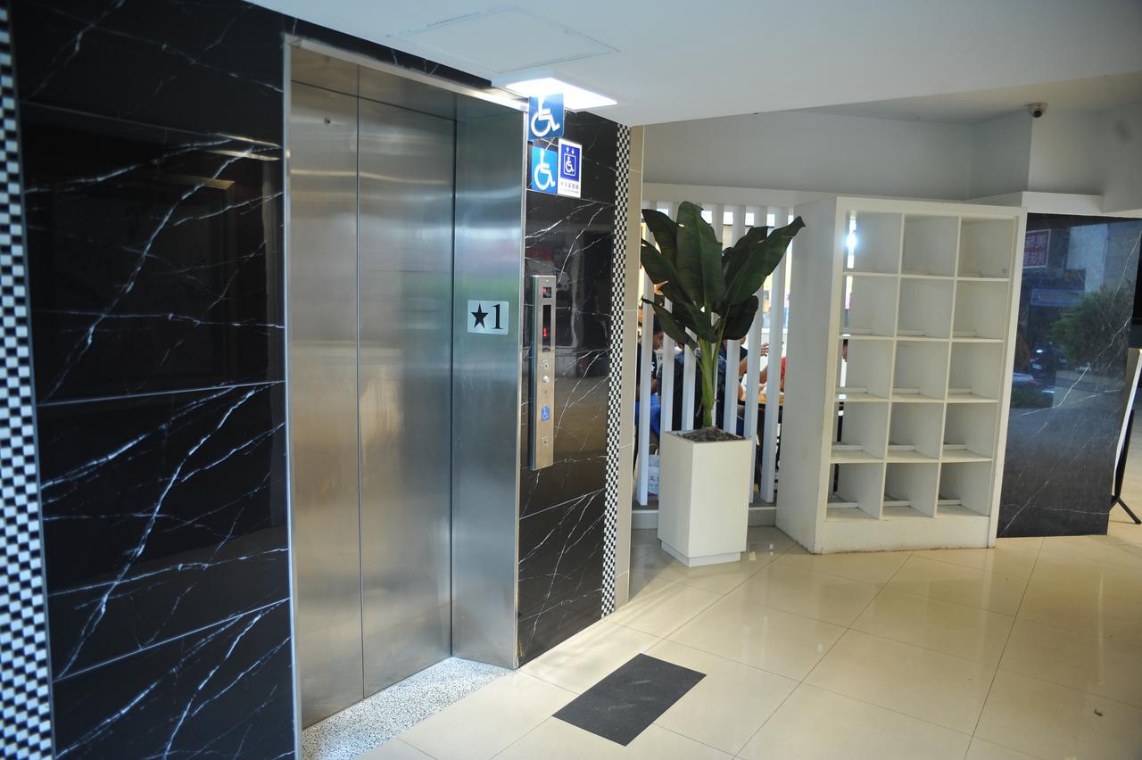 Great Family Hotel Тайпей Екстериор снимка